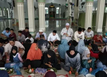Wagub Dek Fadh Hadiri Maulid Nabi dan Santuni Yatim di Pidie