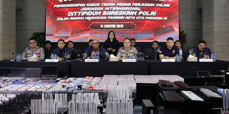 Ⓒ Hak cipta foto di atas dikembalikan sesungguhnya kepada pemilik foto Ⓒ Hak cipta foto di atas dikembalikan sesungguhnya kepada pemilik foto