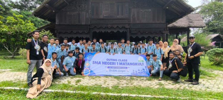 Ⓒ Hak cipta foto di atas dikembalikan sesungguhnya kepada pemilik foto Ⓒ Hak cipta foto di atas dikembalikan sesungguhnya kepada pemilik foto