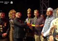 Riazul Iqbal Raih Anugerah Budaya Pidie Kategori Literasi