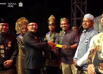 Ⓒ Hak cipta foto di atas dikembalikan sesungguhnya kepada pemilik foto Ⓒ Hak cipta foto di atas dikembalikan sesungguhnya kepada pemilik foto