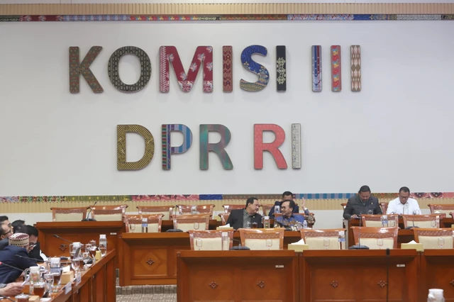 Ⓒ Hak cipta foto di atas dikembalikan sesungguhnya kepada pemilik foto Ⓒ Hak cipta foto di atas dikembalikan sesungguhnya kepada pemilik foto