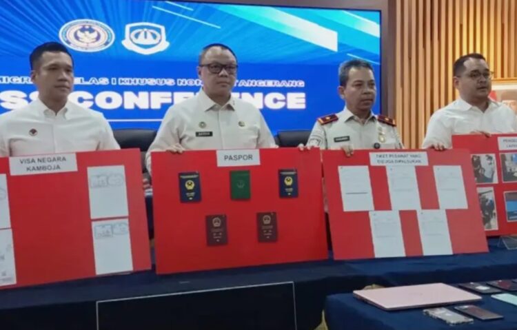Ⓒ Hak cipta foto di atas dikembalikan sesungguhnya kepada pemilik foto Ⓒ Hak cipta foto di atas dikembalikan sesungguhnya kepada pemilik foto