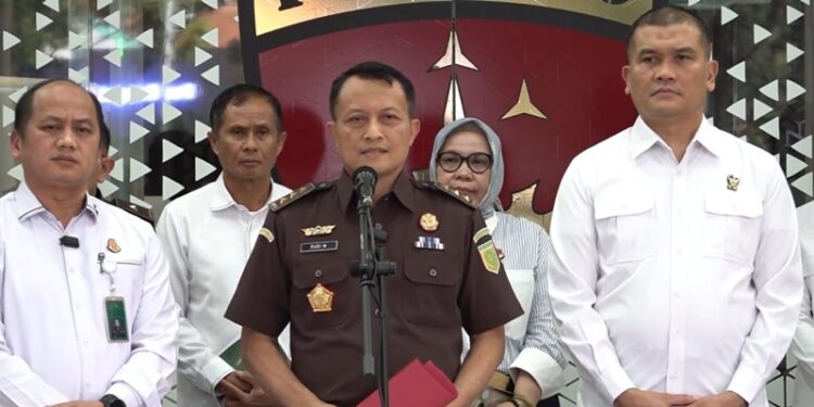 Ⓒ Hak cipta foto di atas dikembalikan sesungguhnya kepada pemilik foto Ⓒ Hak cipta foto di atas dikembalikan sesungguhnya kepada pemilik foto