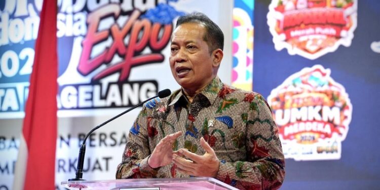 Ⓒ Hak cipta foto di atas dikembalikan sesungguhnya kepada pemilik foto Ⓒ Hak cipta foto di atas dikembalikan sesungguhnya kepada pemilik foto