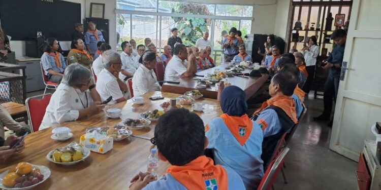 Ⓒ Hak cipta foto di atas dikembalikan sesungguhnya kepada pemilik foto Ⓒ Hak cipta foto di atas dikembalikan sesungguhnya kepada pemilik foto