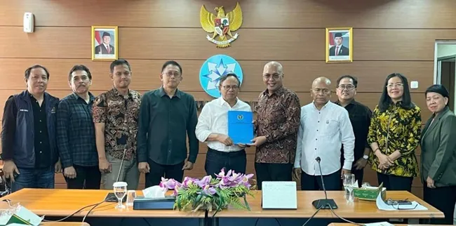 Ⓒ Hak cipta foto di atas dikembalikan sesungguhnya kepada pemilik foto Ⓒ Hak cipta foto di atas dikembalikan sesungguhnya kepada pemilik foto