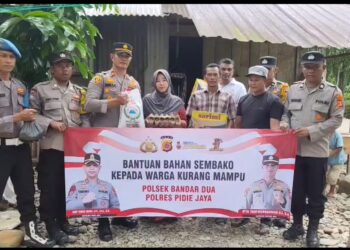 Polisi Salurkan Bantuan untuk Warga Kurang Mampu di Bandar Dua
