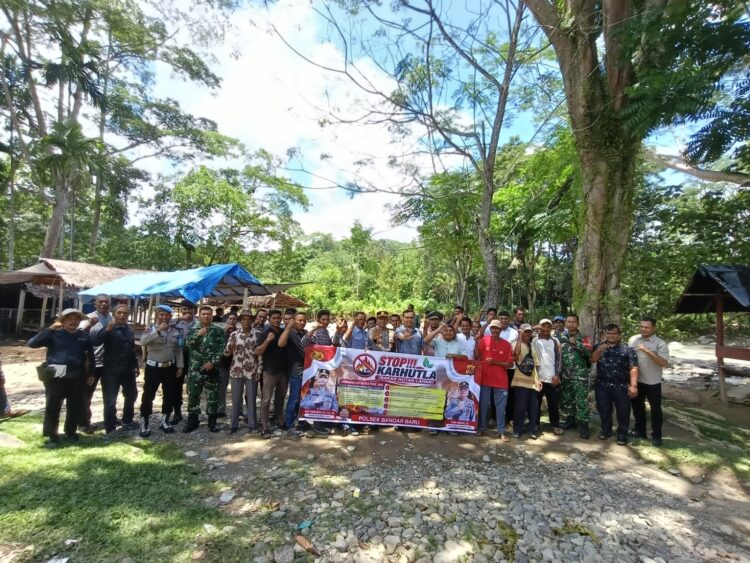 Ⓒ Hak cipta foto di atas dikembalikan sesungguhnya kepada pemilik foto Ⓒ Hak cipta foto di atas dikembalikan sesungguhnya kepada pemilik foto