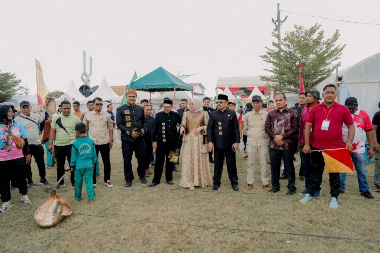 Ⓒ Hak cipta foto di atas dikembalikan sesungguhnya kepada pemilik foto Ⓒ Hak cipta foto di atas dikembalikan sesungguhnya kepada pemilik foto