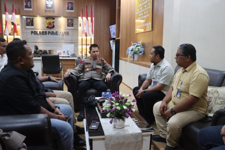 Ⓒ Hak cipta foto di atas dikembalikan sesungguhnya kepada pemilik foto Ⓒ Hak cipta foto di atas dikembalikan sesungguhnya kepada pemilik foto