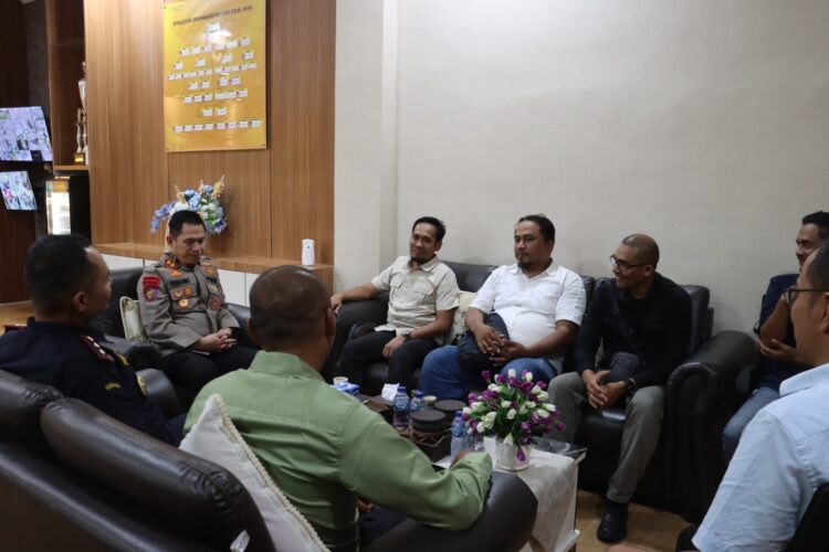Ⓒ Hak cipta foto di atas dikembalikan sesungguhnya kepada pemilik foto Ⓒ Hak cipta foto di atas dikembalikan sesungguhnya kepada pemilik foto