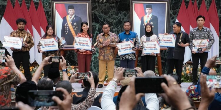 Ⓒ Hak cipta foto di atas dikembalikan sesungguhnya kepada pemilik foto Ⓒ Hak cipta foto di atas dikembalikan sesungguhnya kepada pemilik foto