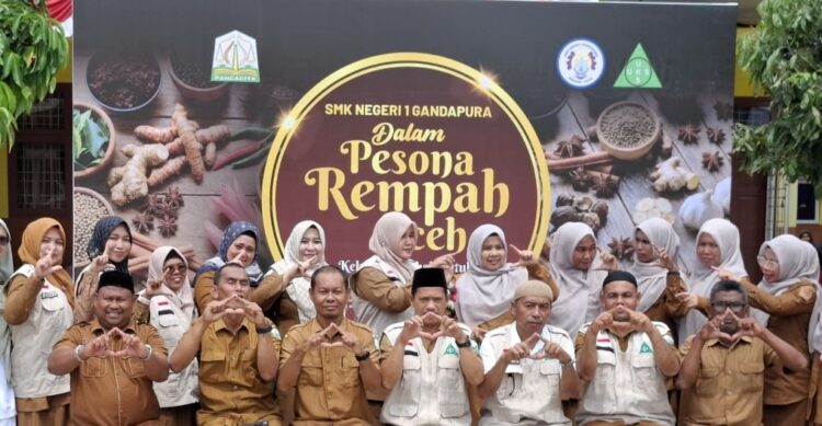 Ⓒ Hak cipta foto di atas dikembalikan sesungguhnya kepada pemilik foto Ⓒ Hak cipta foto di atas dikembalikan sesungguhnya kepada pemilik foto