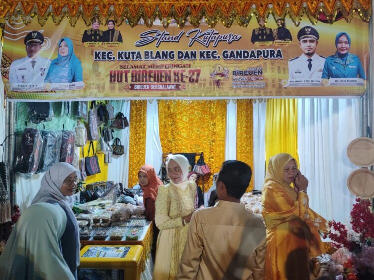 Ⓒ Hak cipta foto di atas dikembalikan sesungguhnya kepada pemilik foto Ⓒ Hak cipta foto di atas dikembalikan sesungguhnya kepada pemilik foto