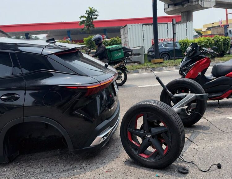 Ⓒ Hak cipta foto di atas dikembalikan sesungguhnya kepada pemilik foto Ⓒ Hak cipta foto di atas dikembalikan sesungguhnya kepada pemilik foto