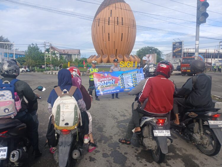 Ⓒ Hak cipta foto di atas dikembalikan sesungguhnya kepada pemilik foto Ⓒ Hak cipta foto di atas dikembalikan sesungguhnya kepada pemilik foto