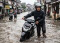 Motor Terendam Banjir Bisa Rusak Parah, Begini Cara Penanganan yang Benar