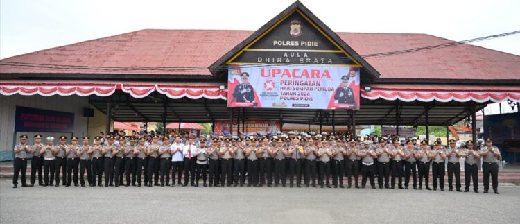 Ⓒ Hak cipta foto di atas dikembalikan sesungguhnya kepada pemilik foto Ⓒ Hak cipta foto di atas dikembalikan sesungguhnya kepada pemilik foto