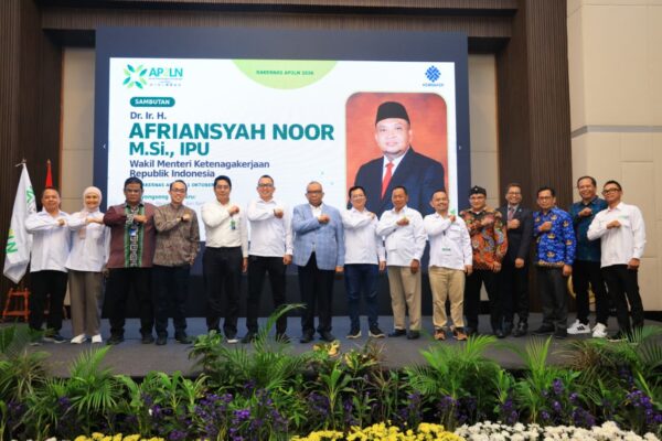 Ⓒ Hak cipta foto di atas dikembalikan sesungguhnya kepada pemilik foto Ⓒ Hak cipta foto di atas dikembalikan sesungguhnya kepada pemilik foto