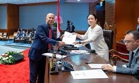 Ⓒ Hak cipta foto di atas dikembalikan sesungguhnya kepada pemilik foto Ⓒ Hak cipta foto di atas dikembalikan sesungguhnya kepada pemilik foto