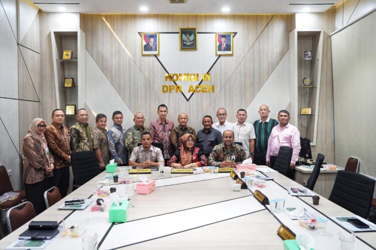 Ⓒ Hak cipta foto di atas dikembalikan sesungguhnya kepada pemilik foto Ⓒ Hak cipta foto di atas dikembalikan sesungguhnya kepada pemilik foto