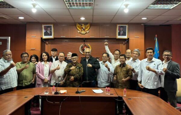 Ⓒ Hak cipta foto di atas dikembalikan sesungguhnya kepada pemilik foto Ⓒ Hak cipta foto di atas dikembalikan sesungguhnya kepada pemilik foto