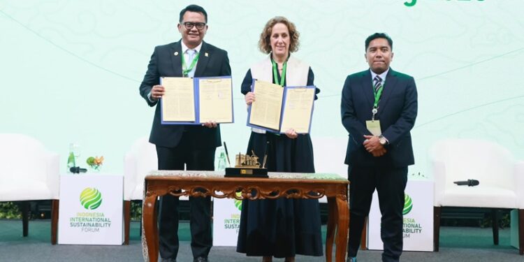 Ⓒ Hak cipta foto di atas dikembalikan sesungguhnya kepada pemilik foto Ⓒ Hak cipta foto di atas dikembalikan sesungguhnya kepada pemilik foto