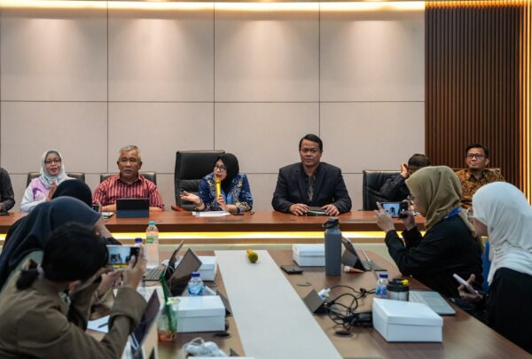 Ⓒ Hak cipta foto di atas dikembalikan sesungguhnya kepada pemilik foto Ⓒ Hak cipta foto di atas dikembalikan sesungguhnya kepada pemilik foto
