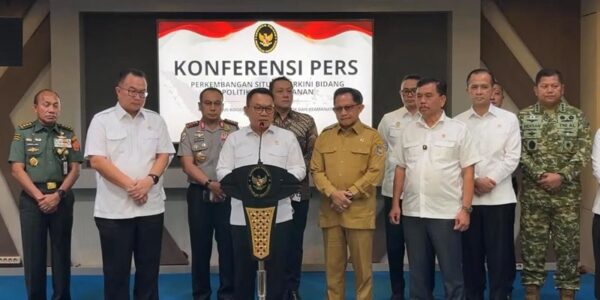 Ⓒ Hak cipta foto di atas dikembalikan sesungguhnya kepada pemilik foto Ⓒ Hak cipta foto di atas dikembalikan sesungguhnya kepada pemilik foto