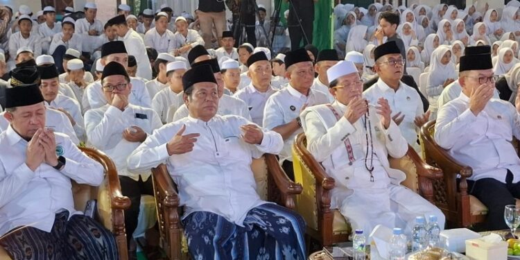 Ⓒ Hak cipta foto di atas dikembalikan sesungguhnya kepada pemilik foto Ⓒ Hak cipta foto di atas dikembalikan sesungguhnya kepada pemilik foto