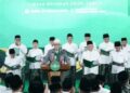 Rais Aam PBNU KH Miftachul Akhyar bersama Ketua Umum Gus Kikin saat prosesi pembaiatan pengurus PBNU 2026–2031 di Ponpes Al-Hamid Cilangkap.