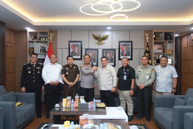 Ⓒ Hak cipta foto di atas dikembalikan sesungguhnya kepada pemilik foto Ⓒ Hak cipta foto di atas dikembalikan sesungguhnya kepada pemilik foto