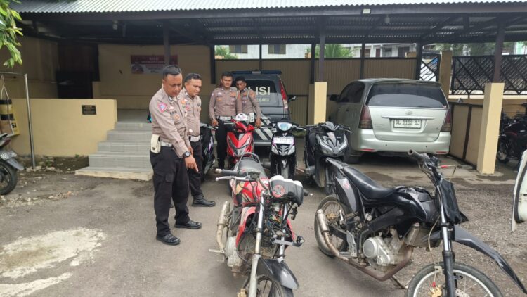 Ⓒ Hak cipta foto di atas dikembalikan sesungguhnya kepada pemilik foto Ⓒ Hak cipta foto di atas dikembalikan sesungguhnya kepada pemilik foto