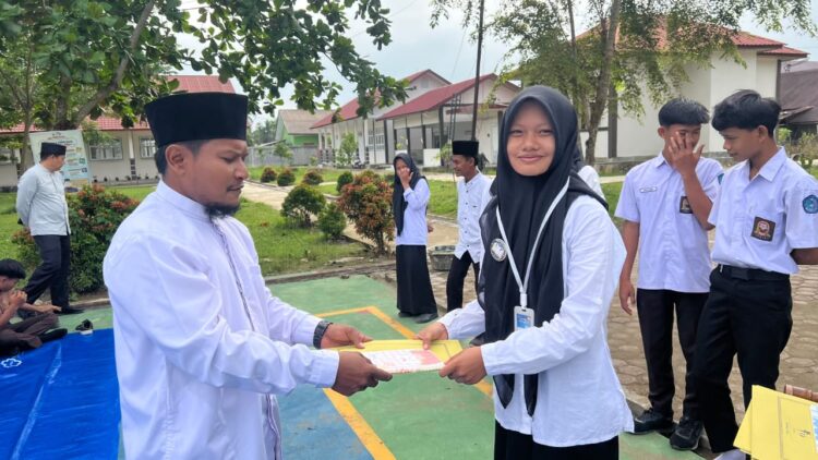 Ⓒ Hak cipta foto di atas dikembalikan sesungguhnya kepada pemilik foto Ⓒ Hak cipta foto di atas dikembalikan sesungguhnya kepada pemilik foto