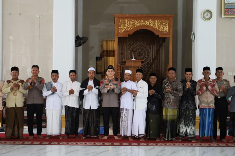 Ⓒ Hak cipta foto di atas dikembalikan sesungguhnya kepada pemilik foto Ⓒ Hak cipta foto di atas dikembalikan sesungguhnya kepada pemilik foto