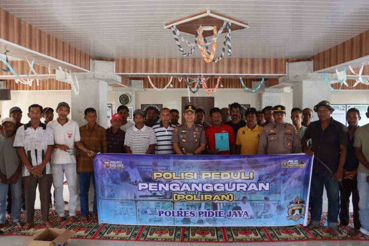 Ⓒ Hak cipta foto di atas dikembalikan sesungguhnya kepada pemilik foto Ⓒ Hak cipta foto di atas dikembalikan sesungguhnya kepada pemilik foto